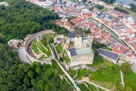 Zväčšiť fotografiu - Trenčianske múzeum vďaka dotácii zrekonštruuje a sprístupní ďalšie doposiaľ neprístupné hradné objekty - 464292533_943868754449085_8547953897544260567_n
