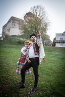Zväčšiť fotografiu - Trenčiansky hrad láka nielen turistov, ale aj seriálových tvorcov - N64A6744