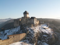 Zväčšiť fotografiu - Trenčiansky hrad očakáva vzácnu návštevu - PICT0013