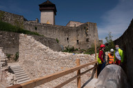 Zväčšiť fotografiu - Trenčiansky hrad už od polovice leta môžete navštíviť aj z jeho južnej strany - 20200507_TSK_TN_047w