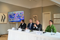 Zväčšiť fotografiu - Trenčín sa pripravuje na najväčšiu udalosť roka