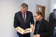 Týždeň slovenských knižníc na župe odštartovali prijatím významných literátov trenčianskeho kraja - IMG_3899