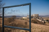 Zväčšiť fotografiu - Unikátne tabule odhaľujú zašlú slávu siedmich krajských hradov a zrúcanín - TSK_tabule KOCR_Beckov_mini (37 of 44)