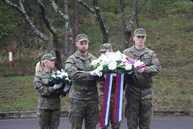 V zemianskych kostoľanoch je po ňom pomenovaná ulica i umiestnená pamätná tabuľa. druhý ročník memoriálu kapitána weinholda spojil ľudí a pripomenul odkaz snp. - IMG_8575