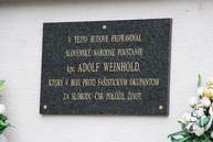 V zemianskych kostoľanoch je po ňom pomenovaná ulica i umiestnená pamätná tabuľa. druhý ročník memoriálu kapitána weinholda spojil ľudí a pripomenul odkaz snp. - IMG_8581