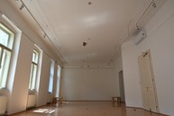 Zväčšiť fotografiu - V župnej galérii je neustále rušno