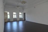 Zväčšiť fotografiu - V župnej galérii je neustále rušno