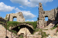 Viac ako 800-ročná historická dominanta stredného považia láka výstupom na zrekonštruovanú hradnú vežu - LEDNICA (25)