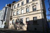 Zväčšiť fotografiu - Všetky oddelenia knižnice pod jednou strechou