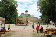 Zväčšiť fotografiu - Výstrel z trebuchetu slávnostne otvoril zrekonštruovanú južnú časť hradieb - IMG_0023