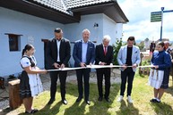 Zväčšiť fotografiu - Významného dňa pre obec drietoma sa zúčastnil aj trenčiansky župan