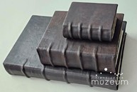 Zväčšiť fotografiu - Vzácne tlače z knižnice Zamarovských opäť ožívajú