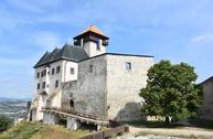 Zväčšiť fotografiu - „ryšavá čapica“ na najvyššie položenej streche v krajskom meste - tn hrad