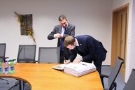 Zväčšiť fotografiu - Delegácia z britského veľvyslanectva navštívila župný úrad - IMG_4627