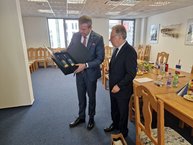 Zväčšiť fotografiu - Na župný úrad zavítal francúzsky veľvyslanec - 20230310_100856
