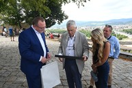 Zväčšiť fotografiu - Ronald weiser sa po rokoch opäť vrátil na trenčiansky hrad