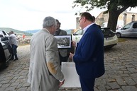 Zväčšiť fotografiu - Ronald weiser sa po rokoch opäť vrátil na trenčiansky hrad