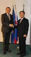 S čínskym veľvyslancom o investíciách a cestovnom ruchu - 01