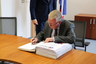 Zväčšiť fotografiu - Trenčiansky župan rokoval s ruským veľvyslancom - IMG_0456