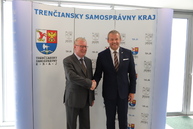 Zväčšiť fotografiu - Trenčiansky župan rokoval s ruským veľvyslancom - IMG_0470