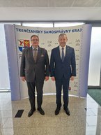 Zväčšiť fotografiu - Trenčiansky župan sa stretol s maďarským veľvyslancom - 20230331_135416