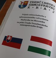 Zväčšiť fotografiu - Trenčiansky župan sa stretol s maďarským veľvyslancom - IMG_5972_1