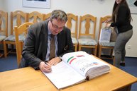 Zväčšiť fotografiu - Trenčiansky župan sa stretol s maďarským veľvyslancom - IMG_6001