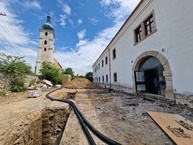 Zväčšiť fotografiu - Draškovičov kaštieľ sa stal náleziskom archeologických artefaktov - 20230721_131657