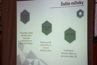 Len dva dni po schválení uznesenia k problematike transformácie regiónu hornej nitry vládou sr sa stretli priamo v novákoch členovia pracovnej skupiny - IMG_8266