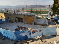 Na mieste skleníka už čoskoro vyrastú múry novej administratívnej budovy. pokračujú i práce na vybudovaní nového vstupu na trenčiansky hrad - IMG_20181009_150017
