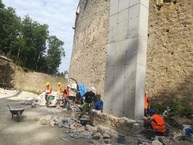 Práce na južnom opevnení trenčianskeho hradu pokračujú aj v auguste - IMG_20190807_092140