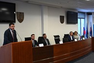 Zväčšiť fotografiu - Samosprávy v trenčianskom kraji najviac trápi nedostatok financií a zdravotníctvo - DSC_4360