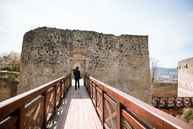 Zväčšiť fotografiu - Toto ste o južnom opevnení trenčianskeho hradu určite nevedeli - TSK_TN hrad_trebuchet_web (11)