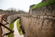 Zväčšiť fotografiu - Toto ste o južnom opevnení trenčianskeho hradu určite nevedeli - TSK_TN hrad_trebuchet_web (57)