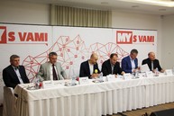 Transformáciu regiónu hornej nitry i rozpracovaný akčný plán bližšie predstavila panelová diskusia, prvé verejné prerokovanie hostila handlová - IMG_0663