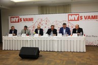 Transformáciu regiónu hornej nitry i rozpracovaný akčný plán bližšie predstavila panelová diskusia, prvé verejné prerokovanie hostila handlová - IMG_0672