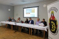 Transformáciu regiónu hornej nitry i rozpracovaný akčný plán bližšie predstavila panelová diskusia, prvé verejné prerokovanie hostila handlová - IMG_0767