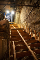 Zväčšiť fotografiu - Trenčiansky hrad odkryje vďaka projektu trebuchet viacero nových zákutí - 20200224_TN_hrad_029w_zmensena