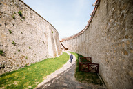 Zväčšiť fotografiu - Trenčiansky hrad ponúka nové výhľady i novosprístupnené zákutia - TSK_TN hrad_trebuchet_web (21)