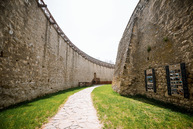 Zväčšiť fotografiu - Trenčiansky hrad ponúka nové výhľady i novosprístupnené zákutia - TSK_TN hrad_trebuchet_web (27)