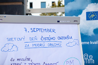 Zväčšiť fotografiu - Za modrú oblohu bojujeme aj pred župným úradom - TSK_Svetový deň čistého ovzdušia_mini (3 of 14)