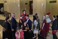 Zväčšiť fotografiu - Absolventi trenčianskej univerzity si prevzali diplomy