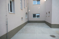 Zväčšiť fotografiu - Bánovské gymnázium s odvhlčeným átriom - 20210908_TSK__050w