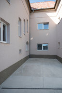 Zväčšiť fotografiu - Bánovské gymnázium s odvhlčeným átriom - 20210908_TSK__051w