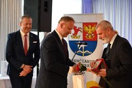 Zväčšiť fotografiu - Bez učiteľov by školy boli len prázdnymi budovami