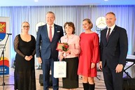 Zväčšiť fotografiu - Bez učiteľov by školy boli len prázdnymi budovami