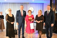 Zväčšiť fotografiu - Bez učiteľov by školy boli len prázdnymi budovami