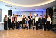 Zväčšiť fotografiu - Bez učiteľov by školy boli len prázdnymi budovami