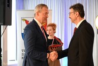 Zväčšiť fotografiu - Bez učiteľov by školy boli len prázdnymi budovami