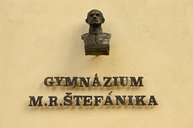 Zväčšiť fotografiu - Brány župných stredných škôl prekročilo takmer 16 tisíc študentov - 20210902_TSK_skoly_001w